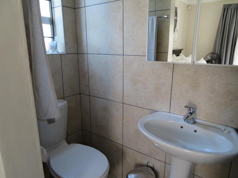 To Let 3 Bedroom Property for Rent in Eikenbosch Western Cape